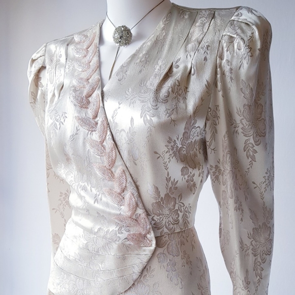 EXTRAORDINARY Vintage Skirt Suit💎 - Picture 4 of 7